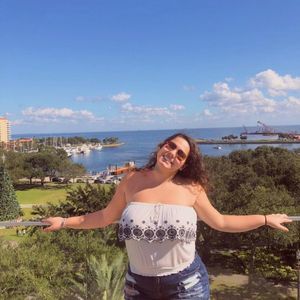 Meet your Posher, Olivia